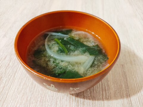 冷蔵庫にあるもので☆ほうれん草と玉ねぎのお味噌汁